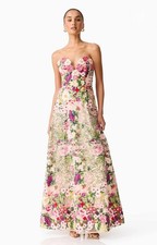 Abito vestito senza spalline