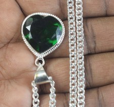 Ciondolo in pietra preziosa a