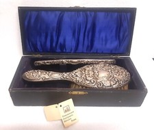 SHEFFIELD antico set toilette 2pz 1890/1910 EPNS sbalzato box e certificato