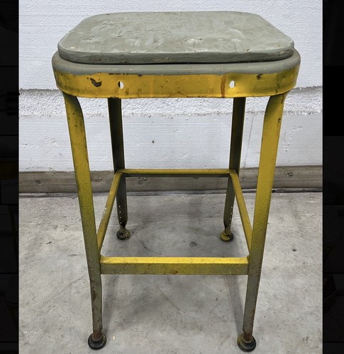Sgabello industriale vintage