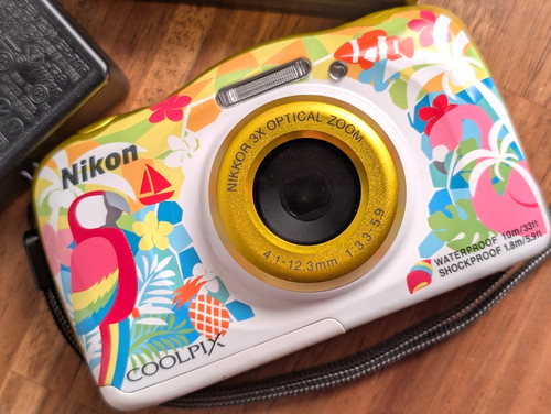 Mint nikon coolpix - n,