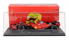 MODELLINO AUTO STATICO BURAGO FERRARI F1 SF23 HAMILTON FIORANO 2025 VETRINA 1/18
