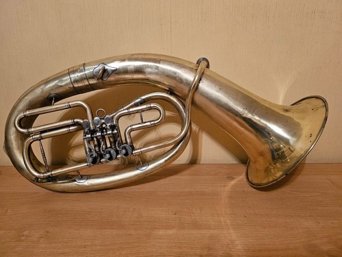 Strumento musicale baritono
