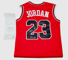 MICHAEL JORDAN SIGNED CHICAGO