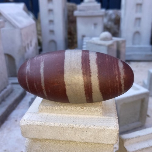 Shiva lingam fiume narmada - fiume,