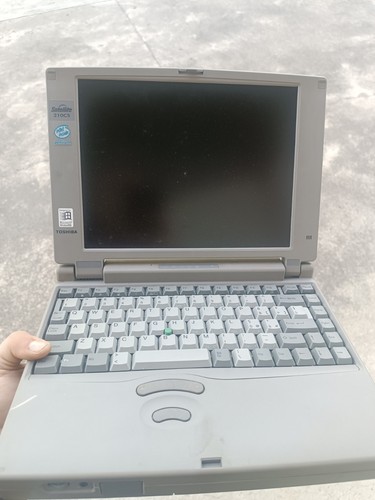 Toshiba satellite 210cs - toshiba,