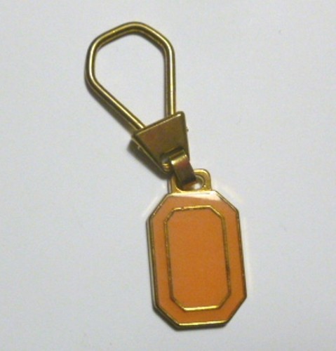Vecchio portachiavi metallico - vecchio,