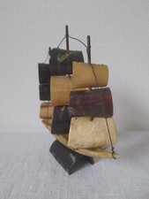 Modellino vintage di goletta a