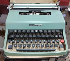 Olivetti Lettera 32 con