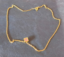 collana girocollo dorata con