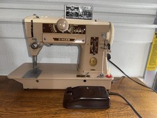 VINTAGE SINGER SEWING MACHINE