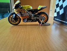 MINICHAMPS HONDA RC211V REPSOL HONDA TEAM VALENCIA 2003 VALENTINO ROSSI