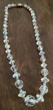 Collana vintage iridescente