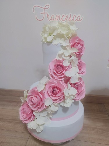 Torta finta scenografica con - torta,