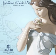 Lladró  Porcellana artistica  by Lladro. Figura di Donna, il profumo dei fiori