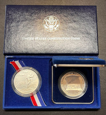 Due monete dollaro usa - due,