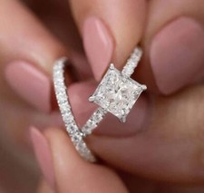 Set Fede Nuziale Moissanite Taglio Principessa Abbinata Placcata Oro Bianco 14k