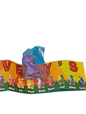 Personaggio Nina dalla serie Lovely's (marchio Discapa) con Cartina