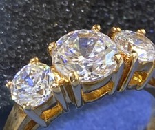 Anello nuovo Avon oro 3 pietre