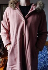 Cappotto con Cappuccio E