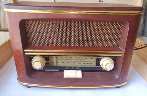 Riproduzione radio vintage - radio,