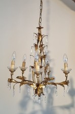 Lampadario italiano placcato oro Decorato con foglie e gocce di cristallo