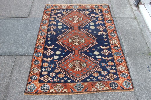 Antico tappeto tradizionale
