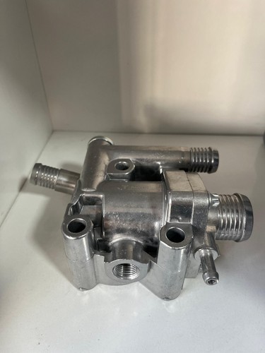 Nuovo alloggiamento termostato