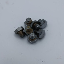 Set of 7 chrome nuts for studs
