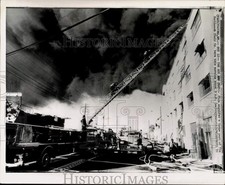 1972 Press Photo Firemen fight