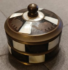 COFANETTO IN METALLO E MADREPERLA ORIENTALE CON ELEFANTI - VINTAGE DA COLLEZIONE