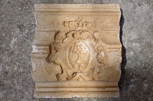 Vecchio gesso antico stemma - vecchio,
