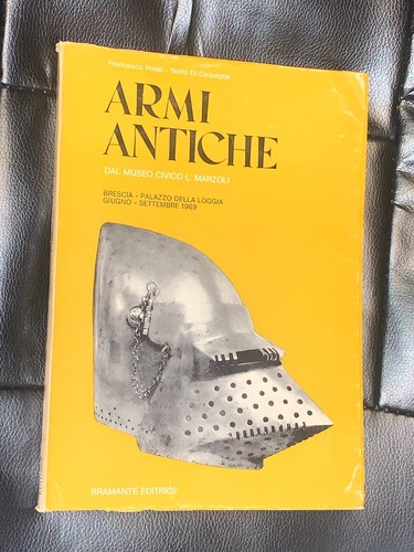 Armi antiche dal museo - antiche,, civico