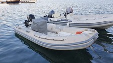 Gommone Novamarine 460 con motore fuoribordo 40 cv 4 tempi a iniezione