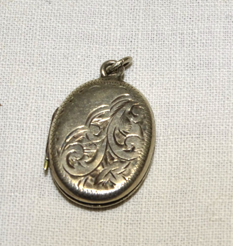 Joli petit pendentif porte - petit,