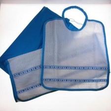 SET ASILO 3 PEZZI (SALVIETTA+BAVAGLIA+SACCHETTO) "CUORI E STELLE" AZZURRO RICAMO