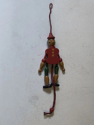 Vecchio pinocchio legno - in,