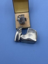 Set anelli, ciondoli e spille