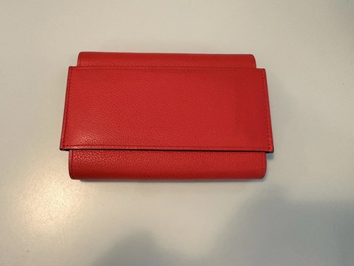 Favoloso portafoglio rosso