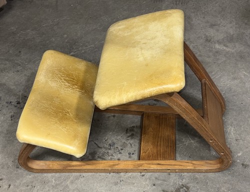 Sgabello sedia inginocchiato