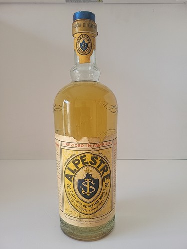 Alpestre liquore erbe con - , di