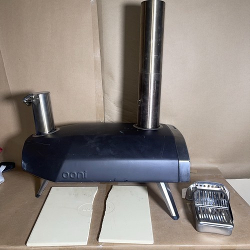 Ooni fyra forno pizza pellet - pizza, a