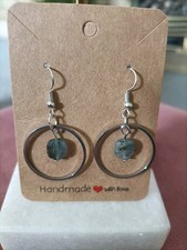 Orecchini pendenti fatti a