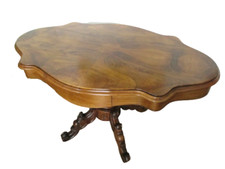 Tavolo a biscotto in noce