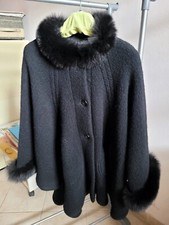 Mantella con colletto e maniche in pelliccia