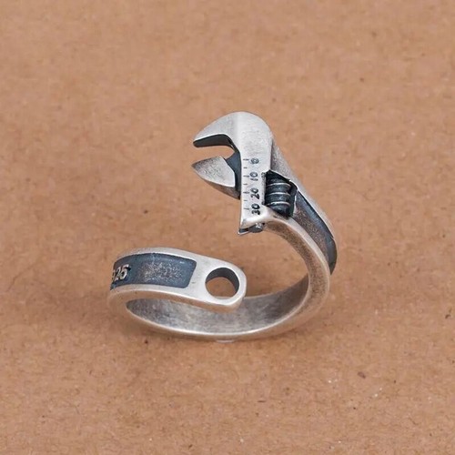 Anello uomo chiave inglese