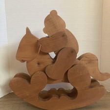 Cavallo a dondolo vintage in