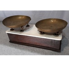 BILANCIA DA PESCIVENDOLO ANTICA CON PIATTI IN OTTONE - Chiama x sconto