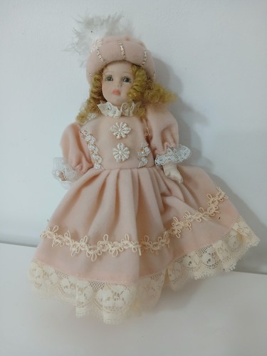Bambola porcellana vintage - porcellana,