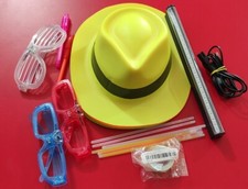 kit festa fluo party glow in the dark dj halloween occhiali cappello penna